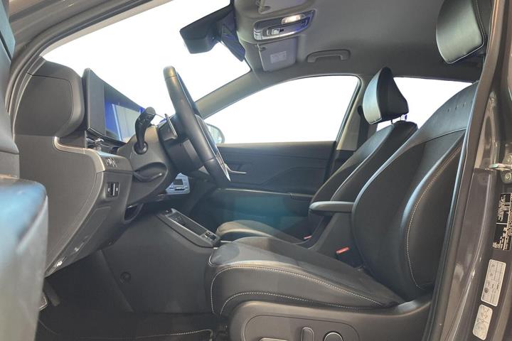 Grå Hyundai Kona fra 2024