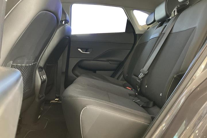 Grå Hyundai Kona fra 2024