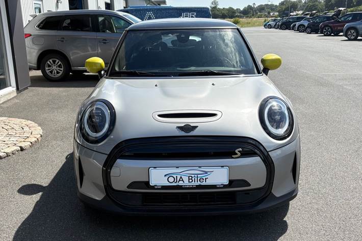 Sølv Mini Cooper SE fra 2023