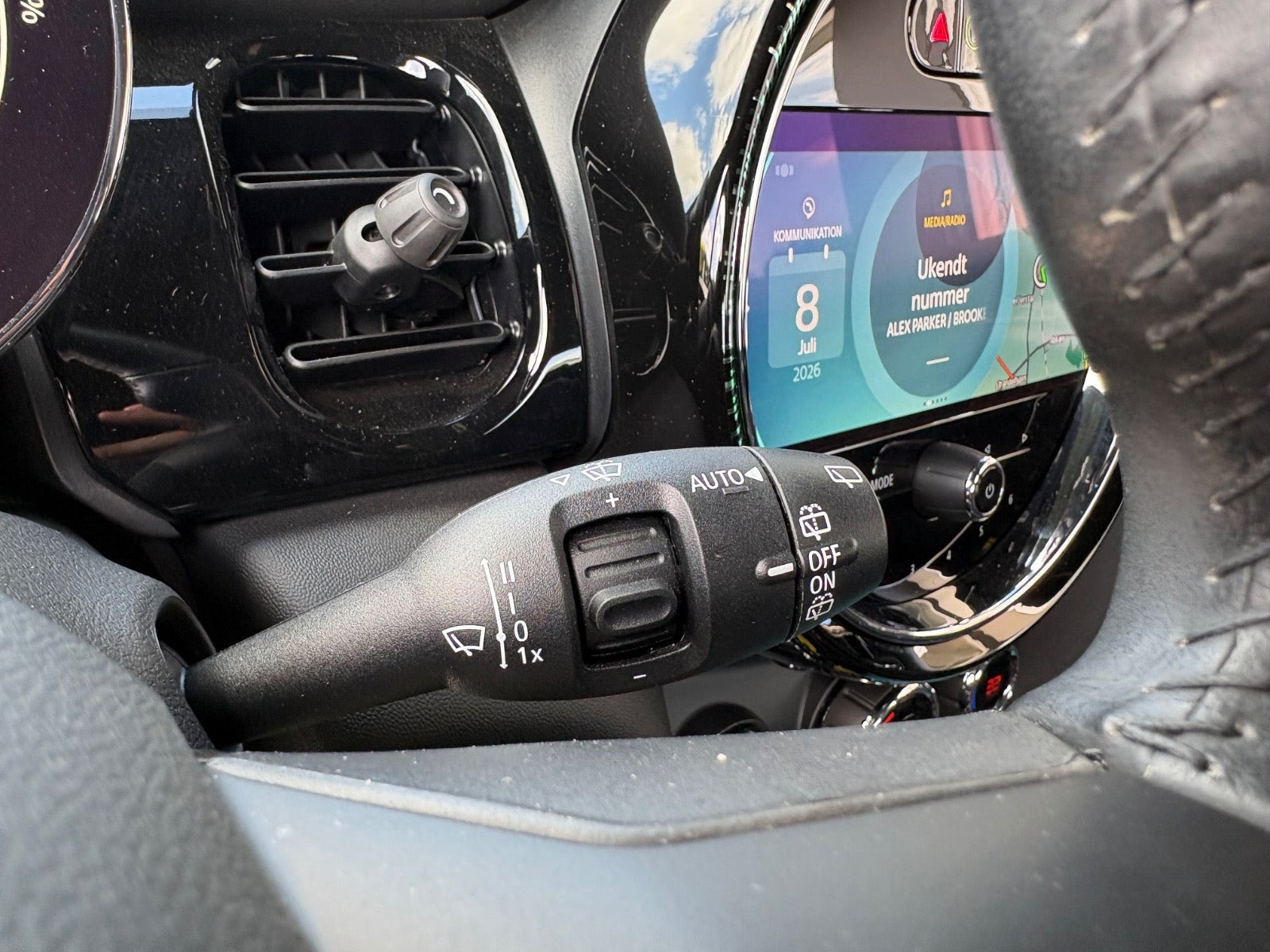 Sølv Mini Cooper SE fra 2023