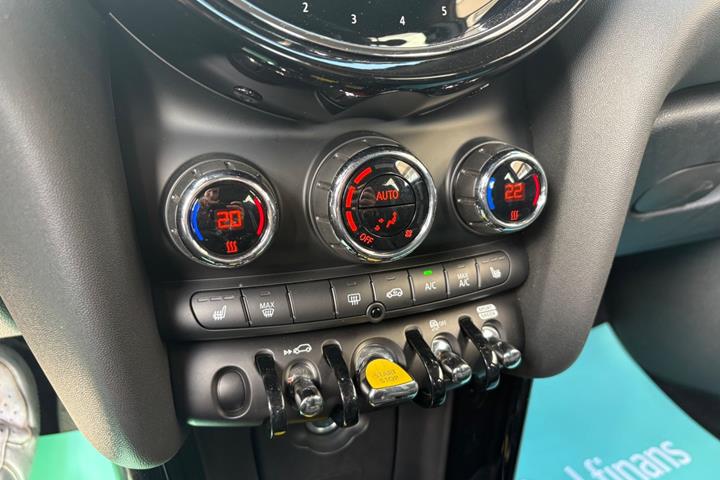 Sølv Mini Cooper SE fra 2023