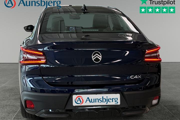 Blå Citroën ë-C4 X fra 2025