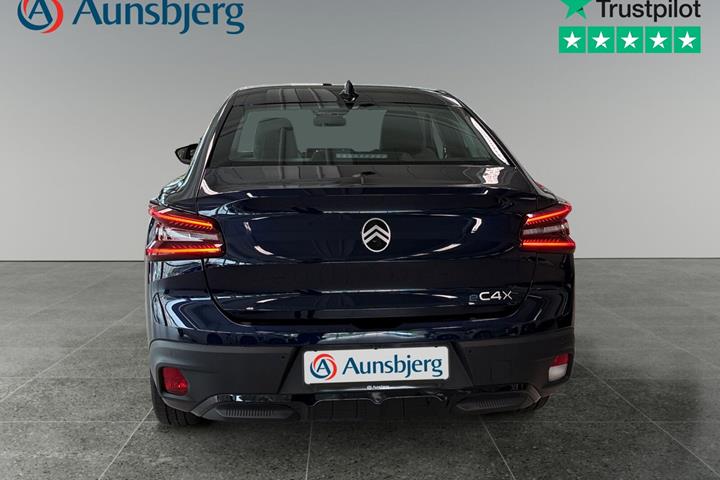 Blå Citroën ë-C4 X fra 2025