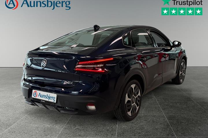 Blå Citroën ë-C4 X fra 2025