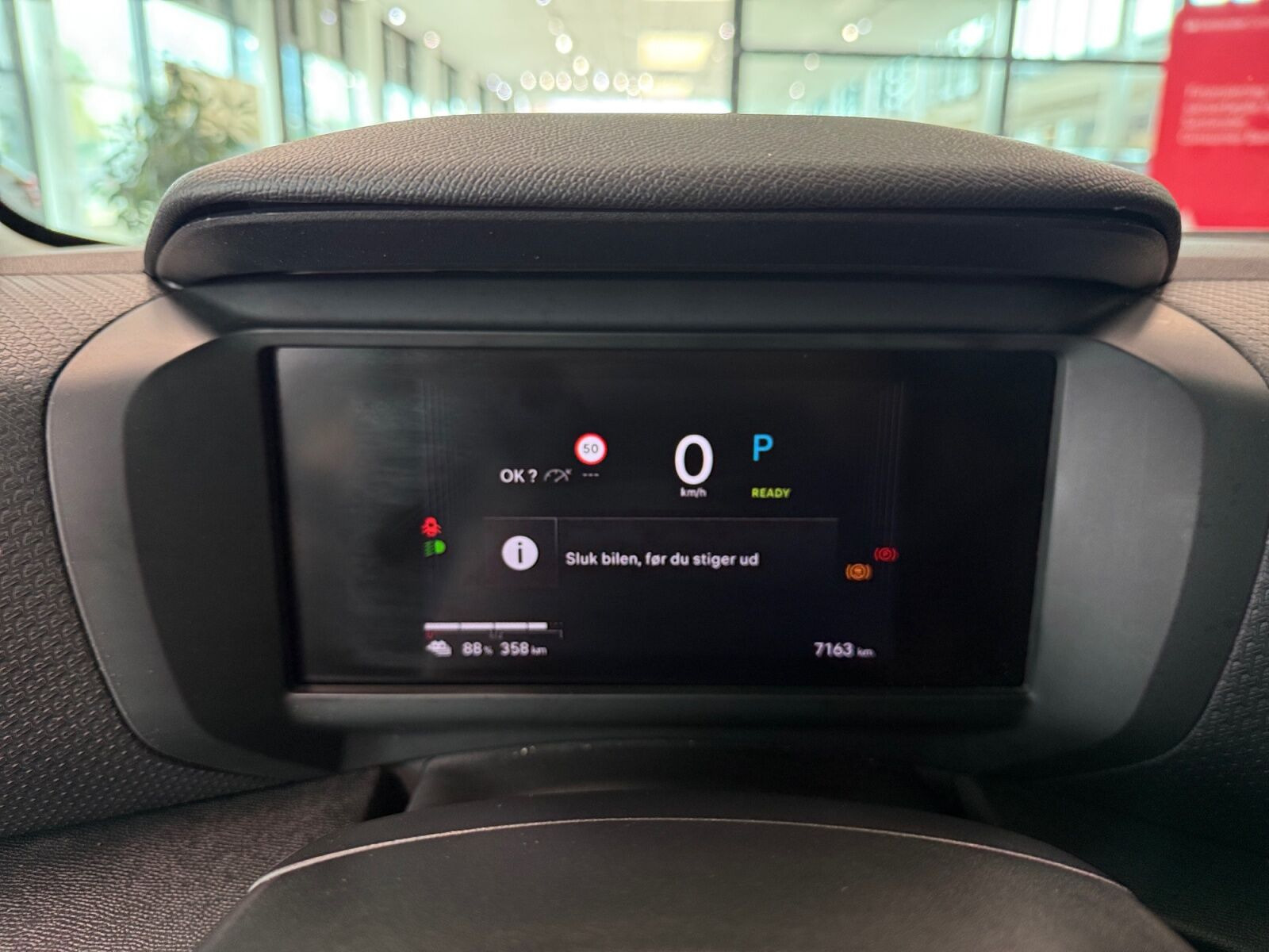 Blå Citroën ë-C4 X fra 2025