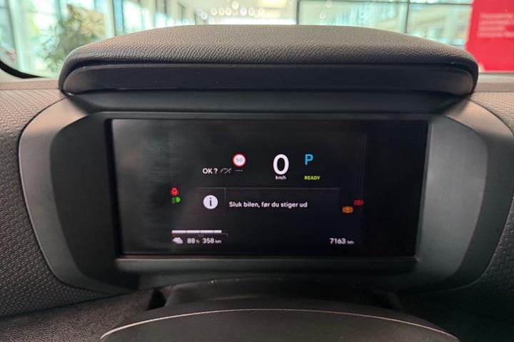 Blå Citroën ë-C4 X fra 2025