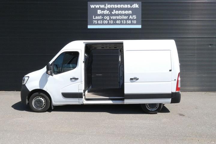 Hvid Renault Master IV T33 fra 2021