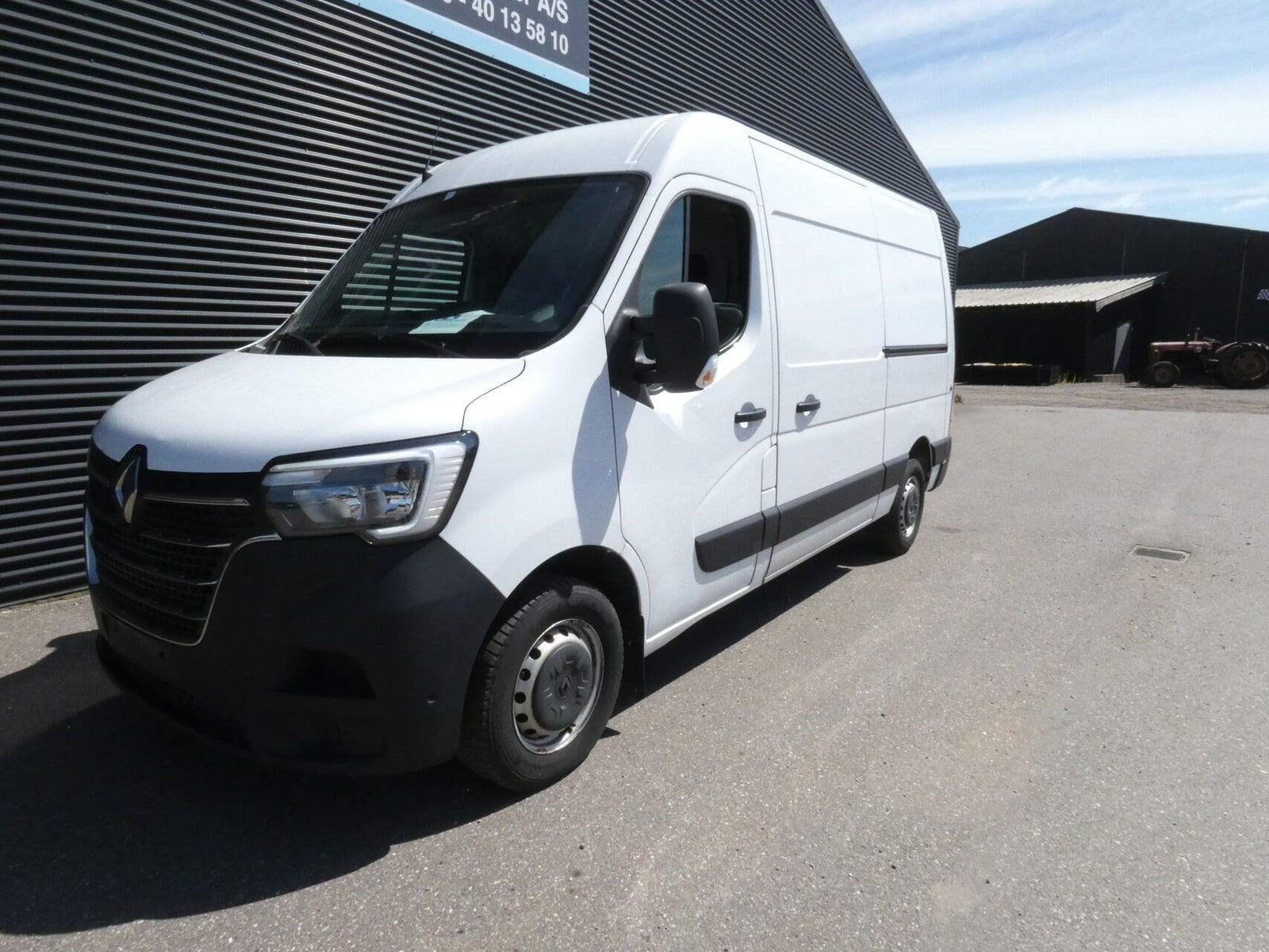 Hvid Renault Master IV T33 fra 2021