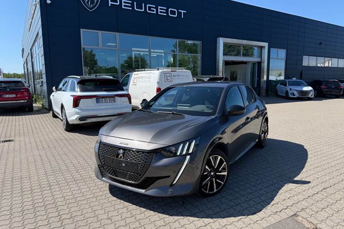 Rød Peugeot 208 fra 2020