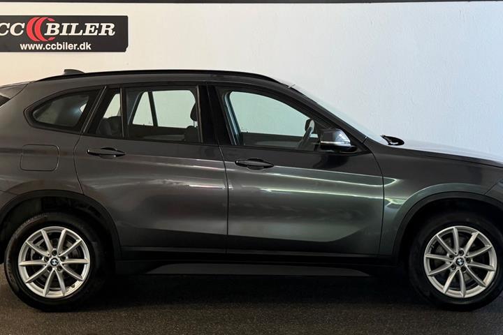 Grå BMW X1 fra 2019