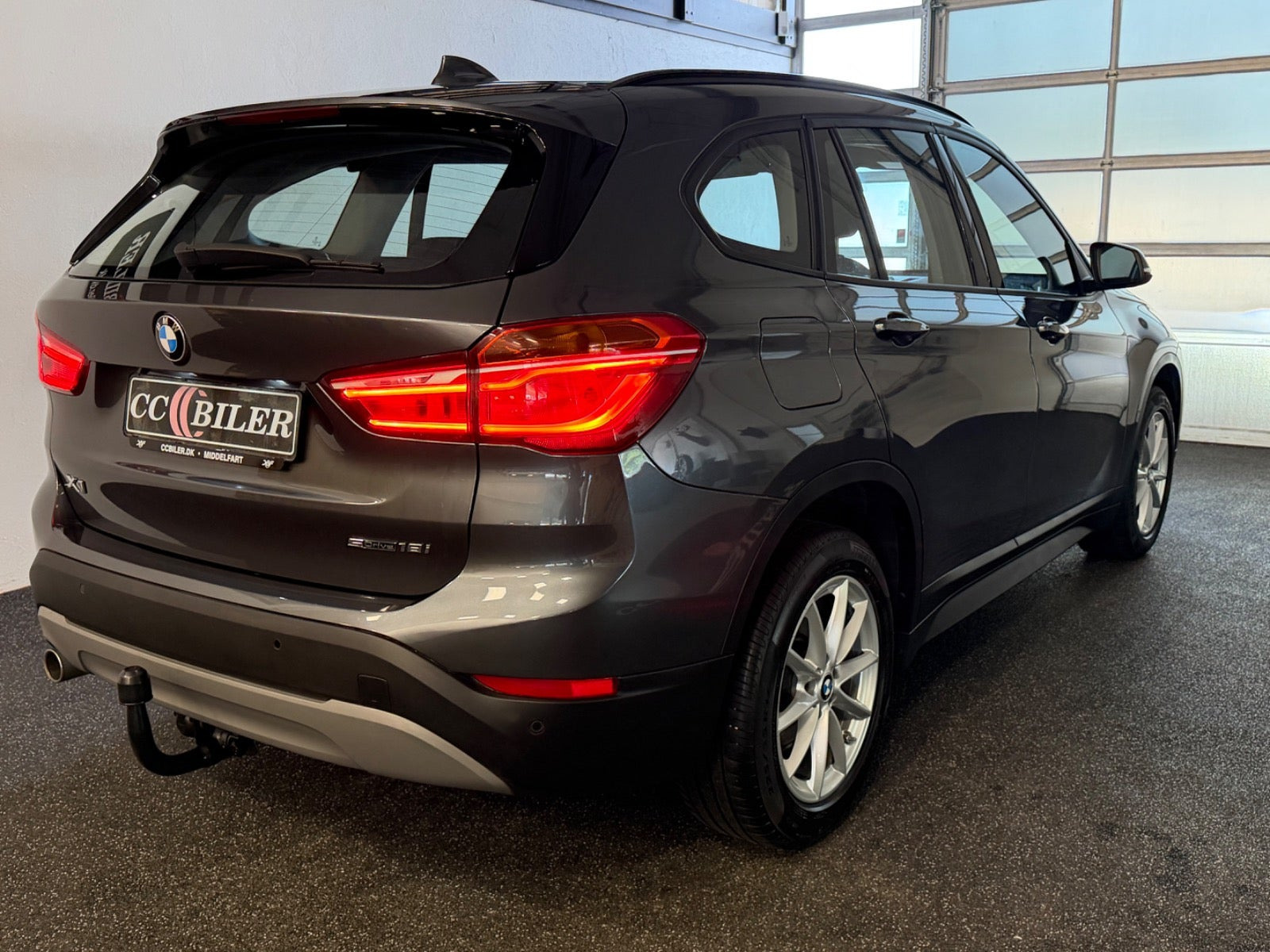 Grå BMW X1 fra 2019