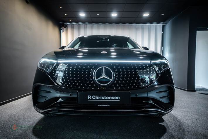 Sort Mercedes EQA350 fra 2024