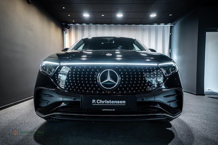Sort Mercedes EQA350 fra 2024