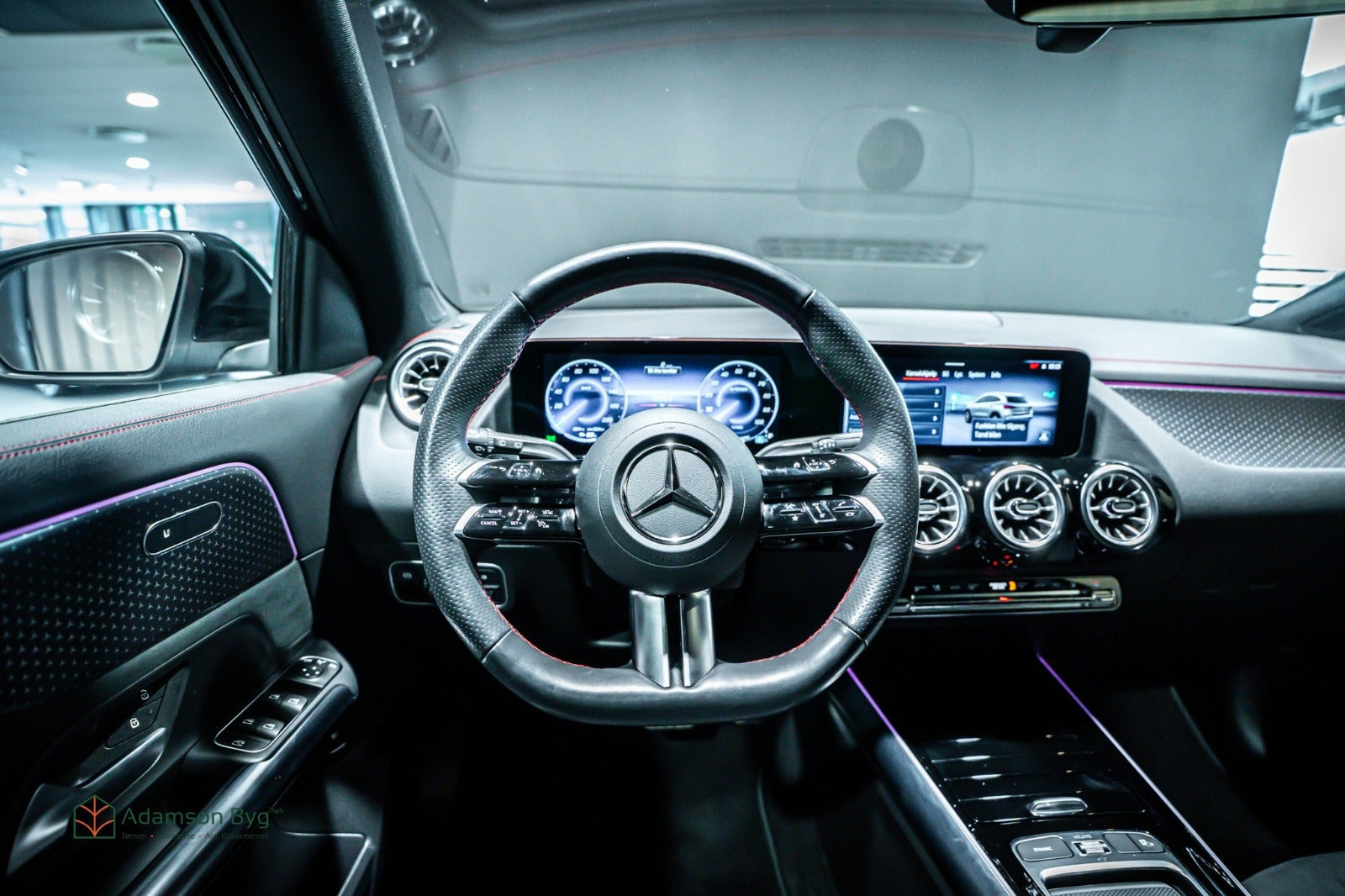 Sort Mercedes EQA350 fra 2024