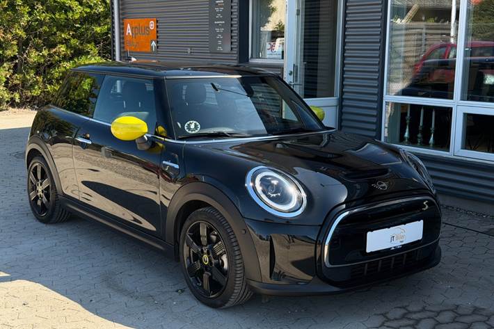 Sort Mini Cooper SE fra 2024