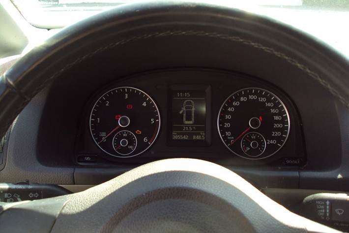 Grå VW Touran fra 2011