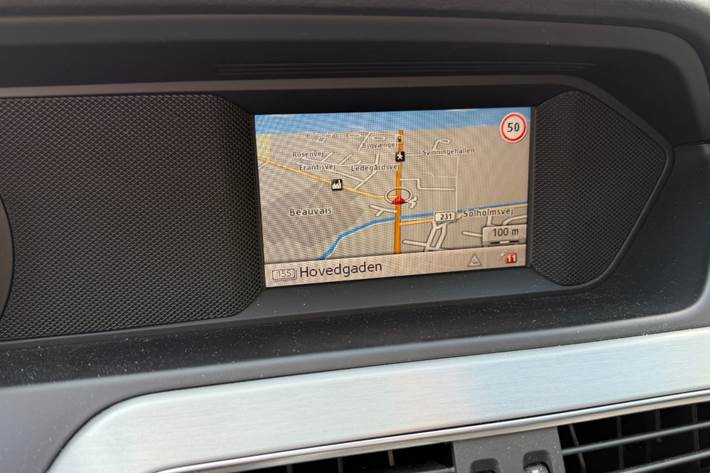 Sølv Mercedes C180 fra 2014