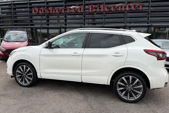 Hvid Nissan Qashqai fra 2019