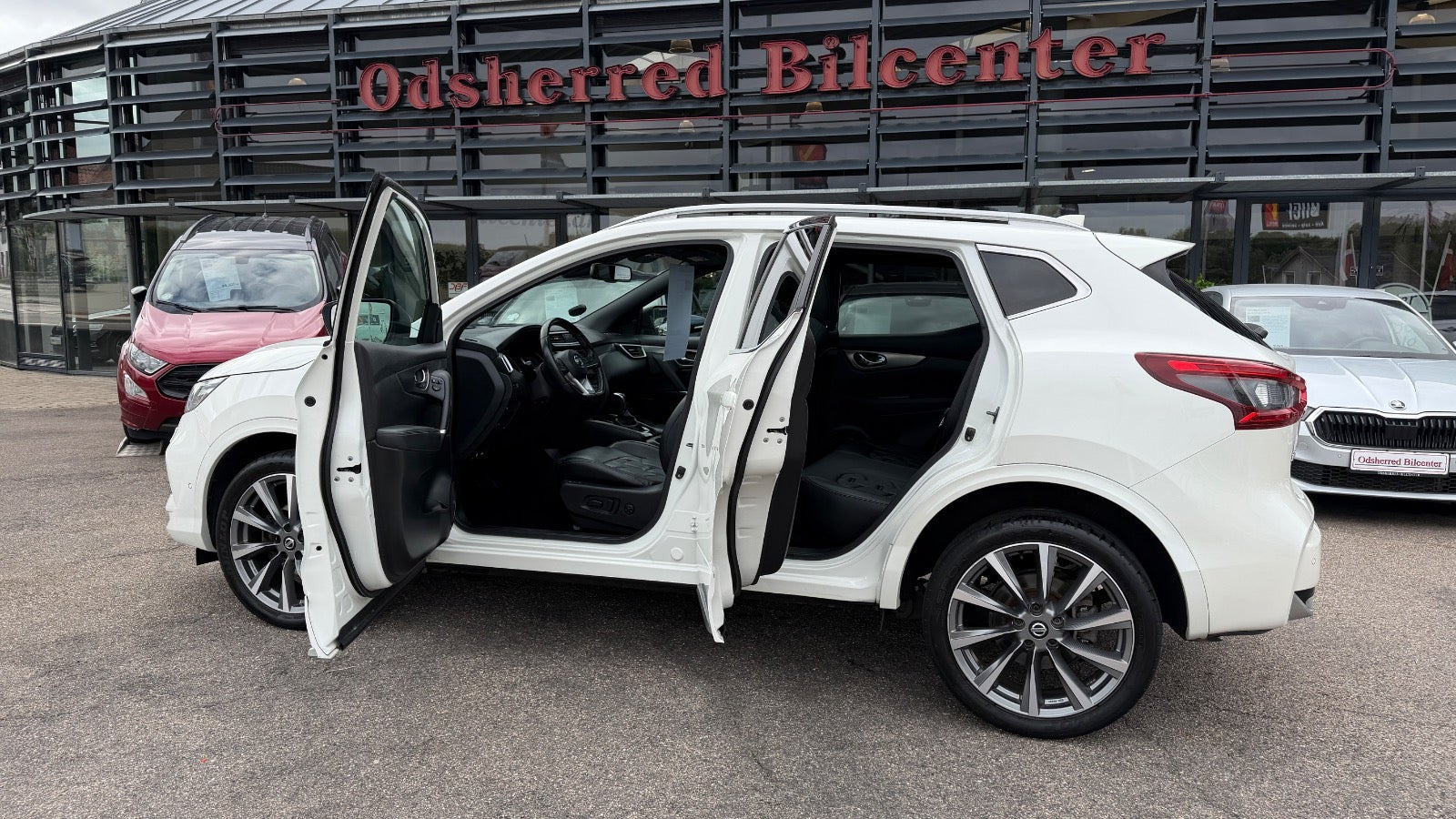 Hvid Nissan Qashqai fra 2019