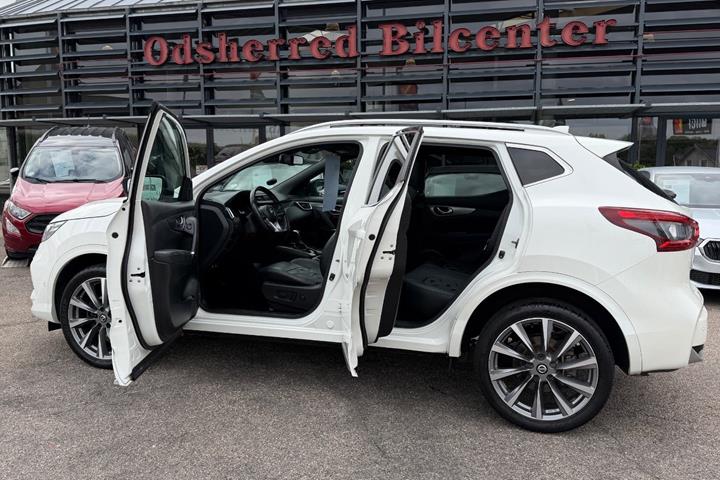 Hvid Nissan Qashqai fra 2019