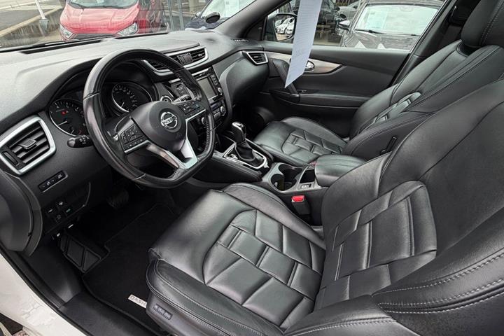 Hvid Nissan Qashqai fra 2019