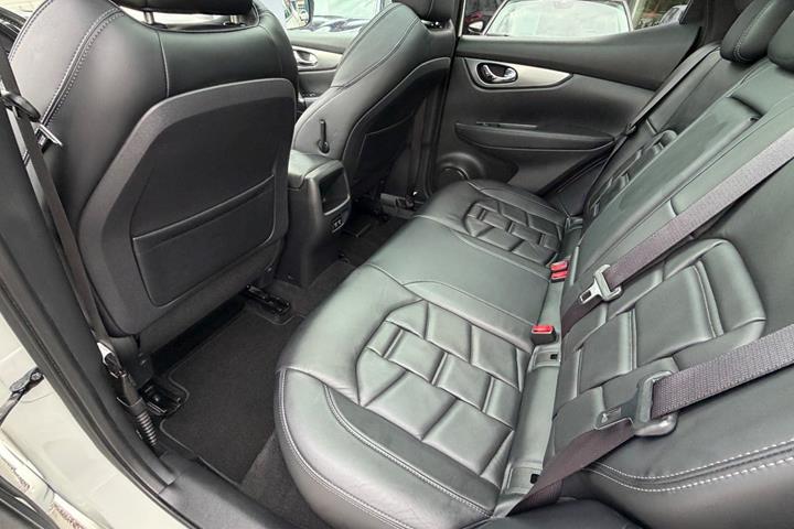 Hvid Nissan Qashqai fra 2019