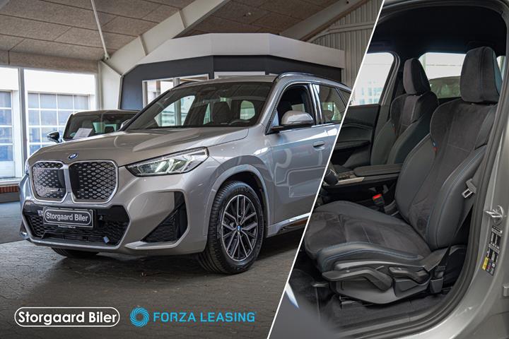 Sølv BMW iX1 fra 2026 set udefra
