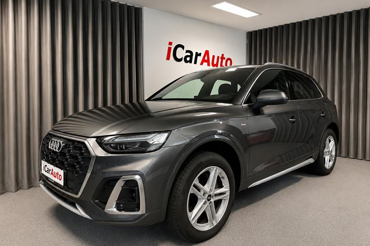 Grå Audi Q5 fra 2022 set udefra
