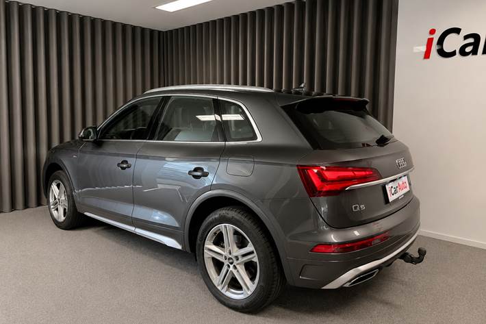 Grå Audi Q5 fra 2022