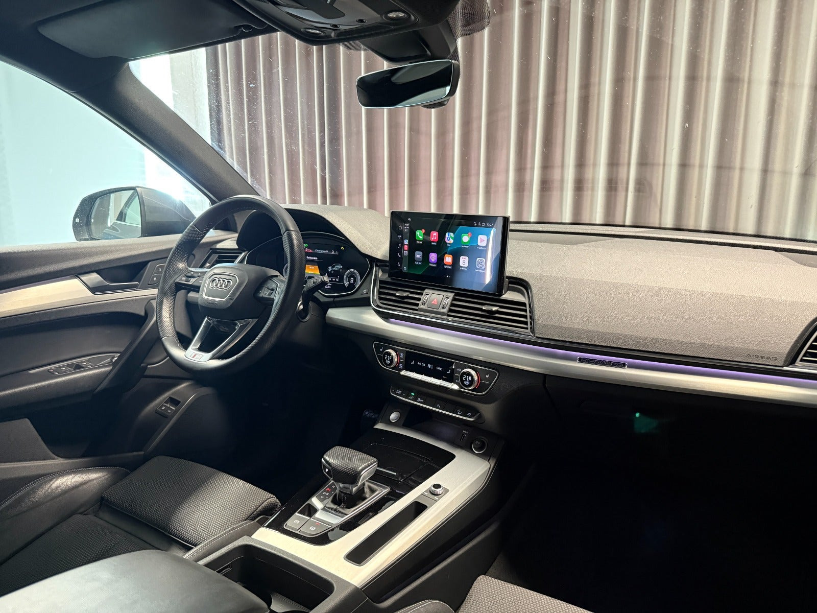 Grå Audi Q5 fra 2022