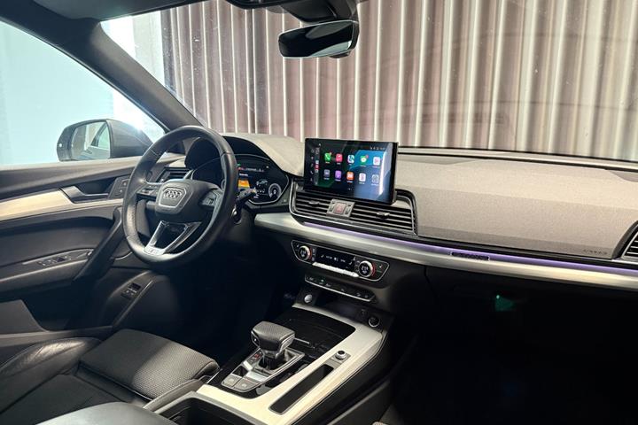 Grå Audi Q5 fra 2022