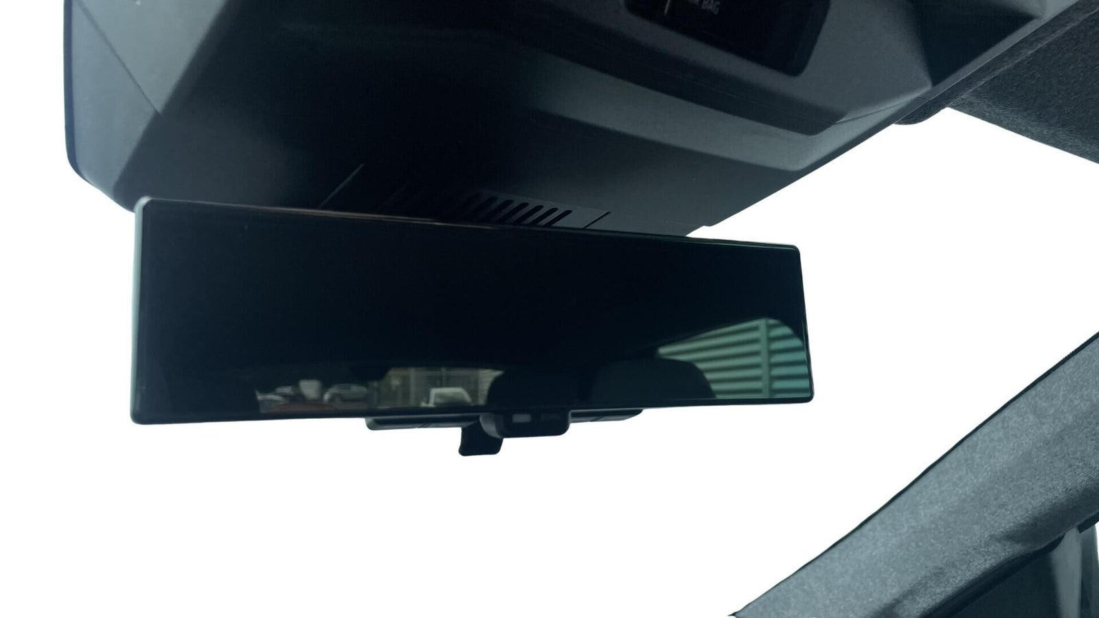 Grå Renault Scenic E-Tech fra 2026