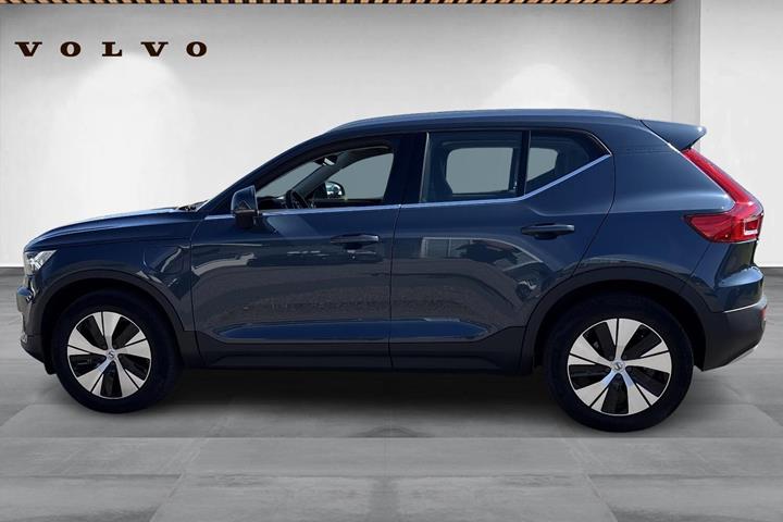 Blå Volvo XC40 fra 2021