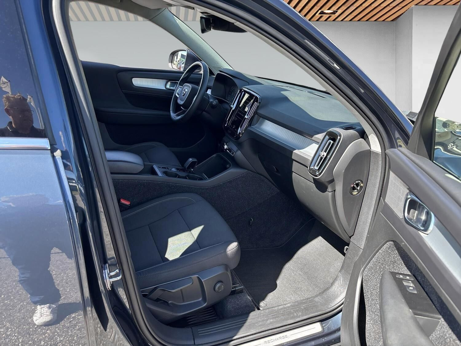 Blå Volvo XC40 fra 2021