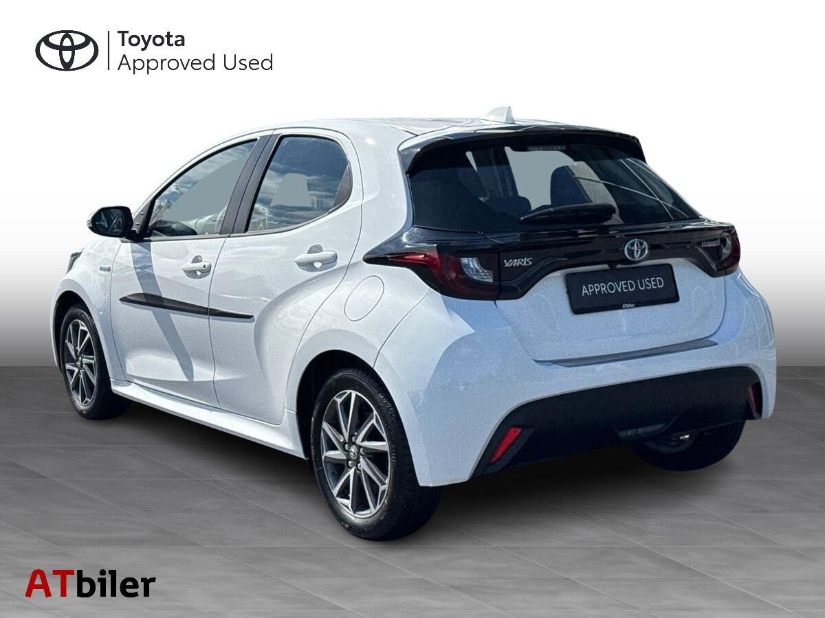 Hvid Toyota Yaris fra 2020