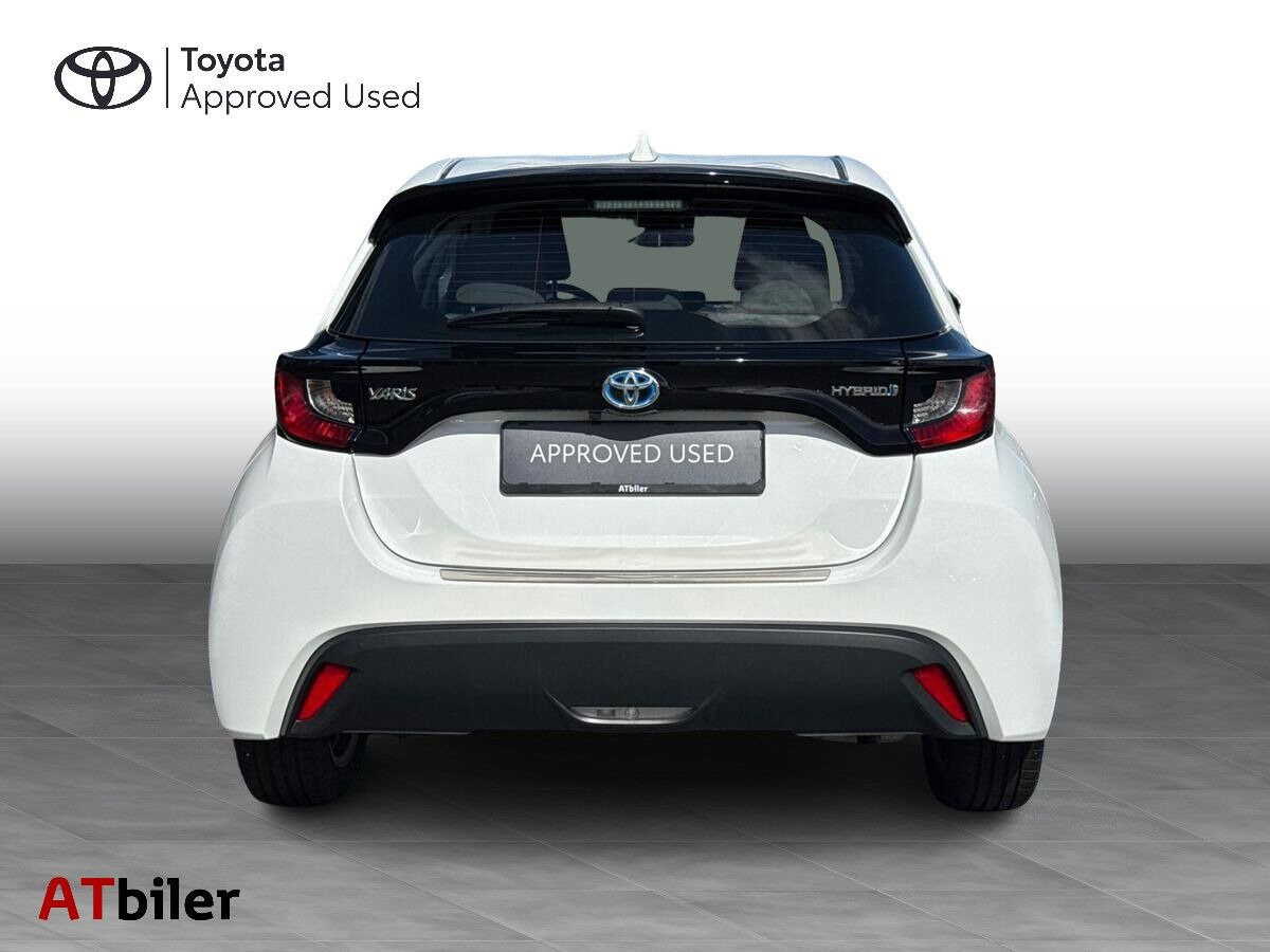 Hvid Toyota Yaris fra 2020