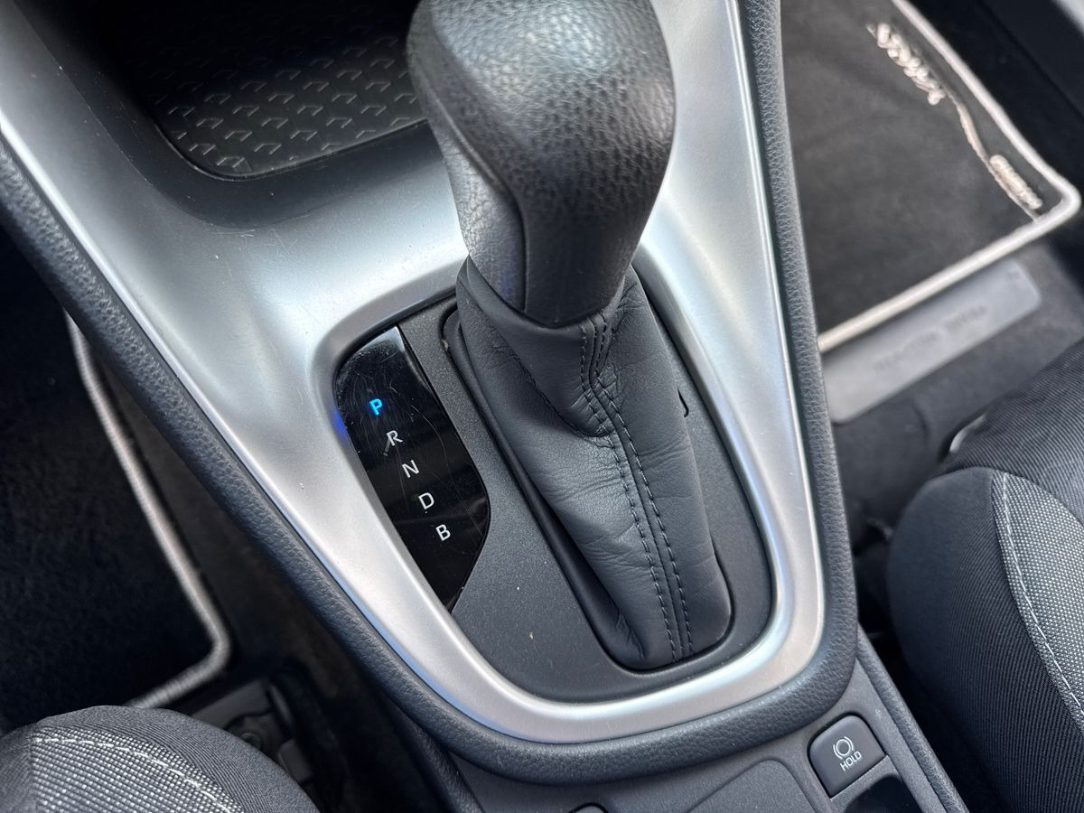 Hvid Toyota Yaris fra 2020