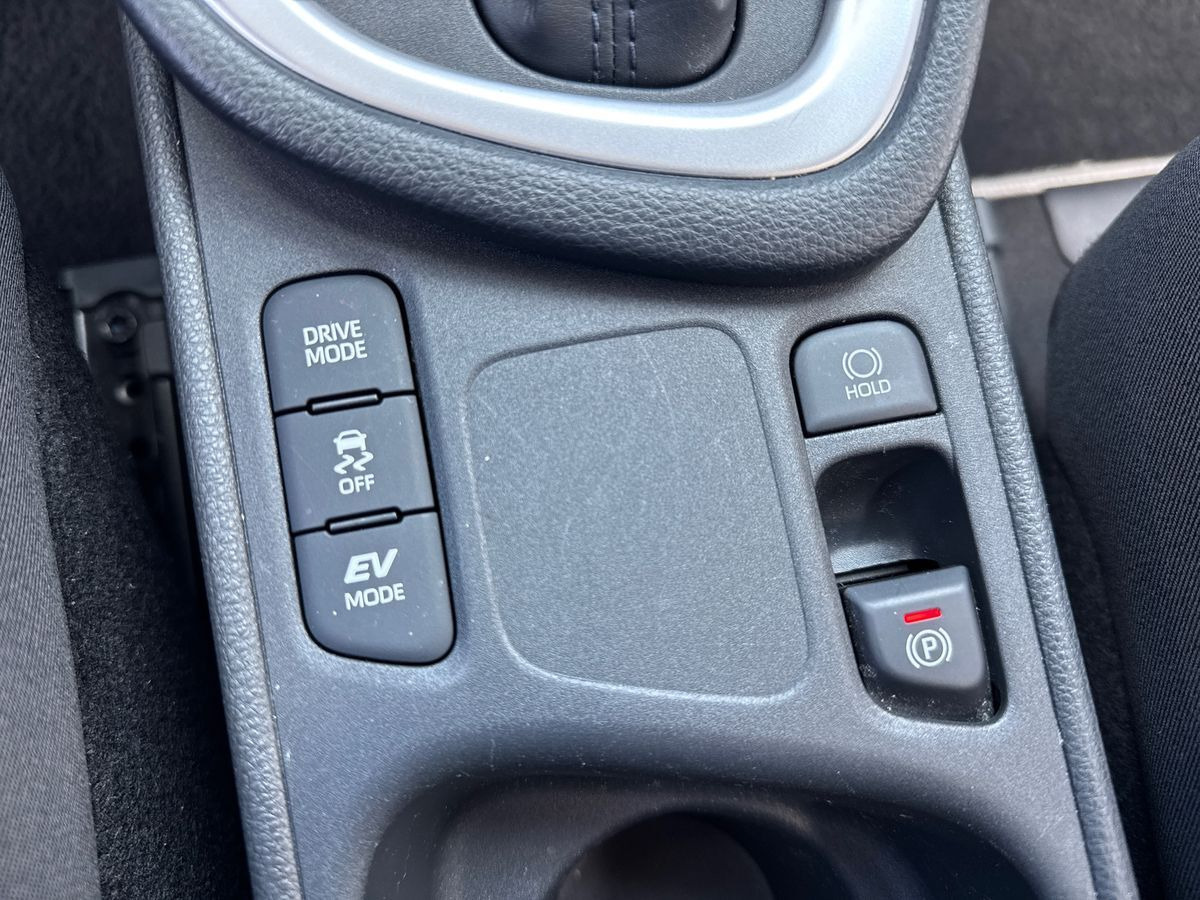 Hvid Toyota Yaris fra 2020