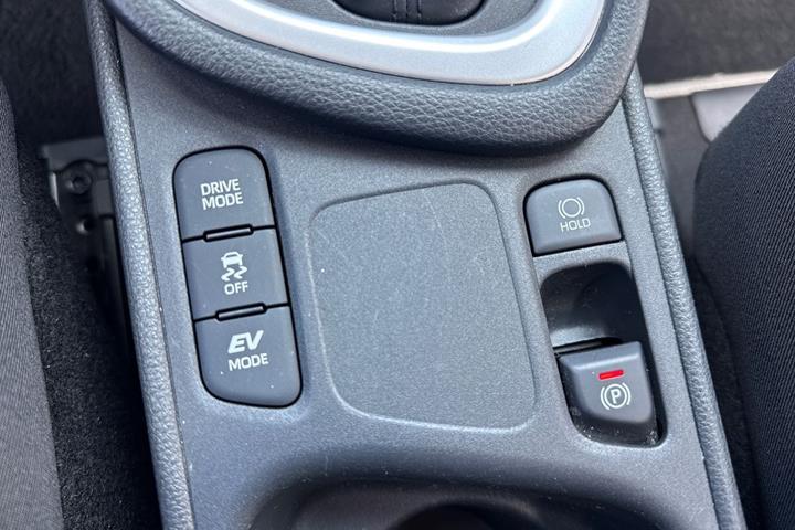 Hvid Toyota Yaris fra 2020