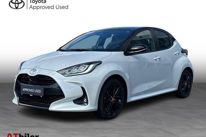 Hvid Toyota Yaris fra 2024