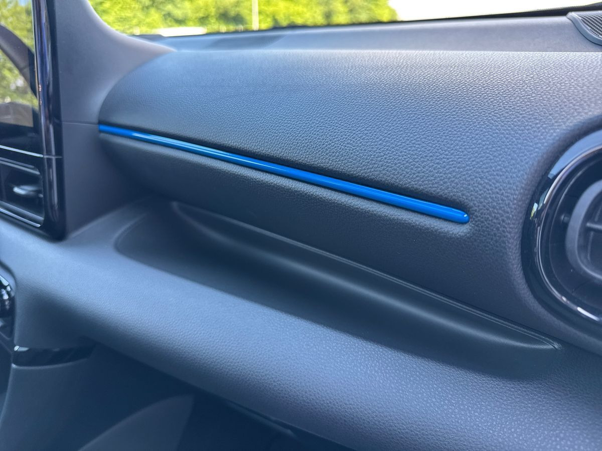 Hvid Toyota Yaris fra 2024