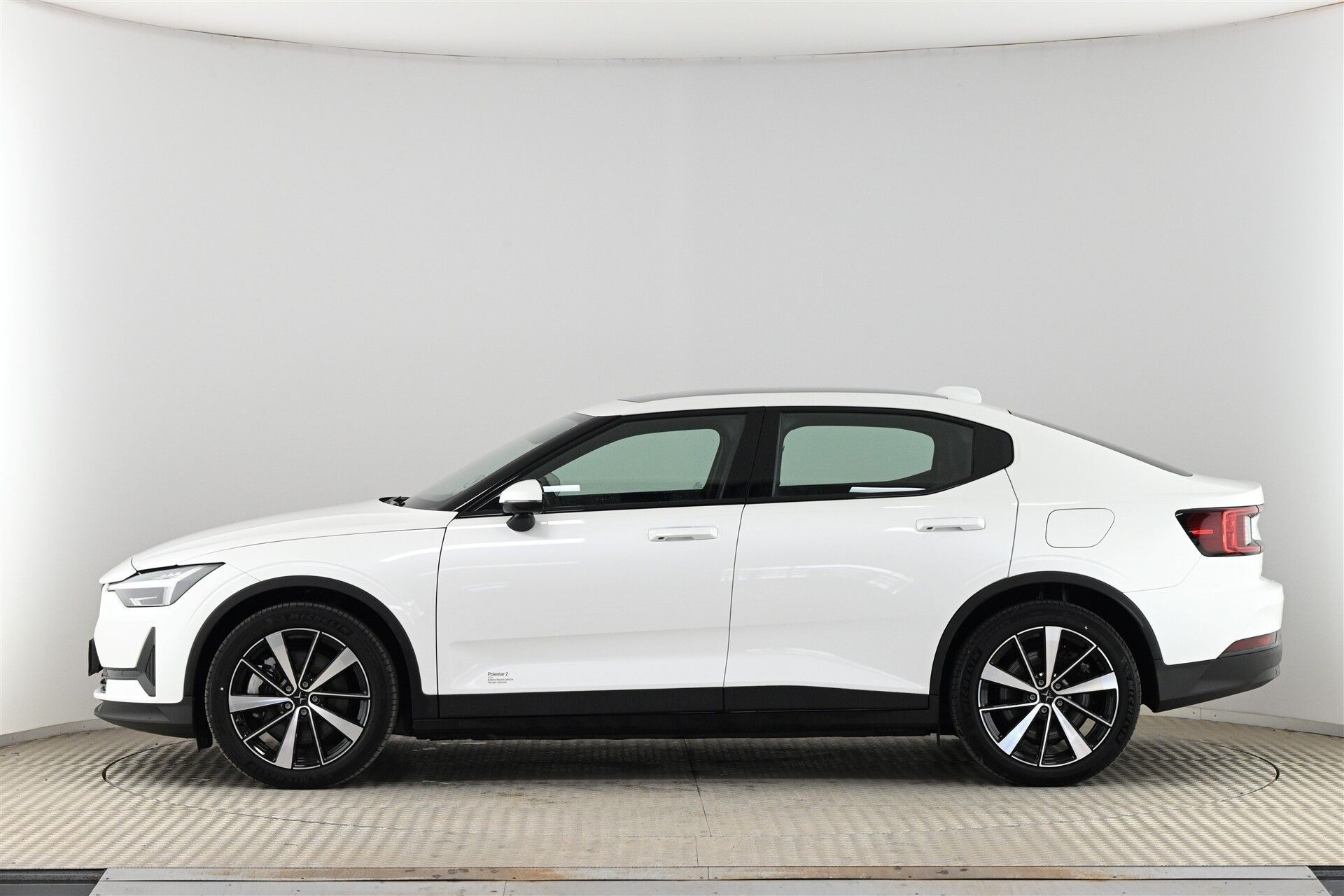 Hvid Polestar 2 fra 2022