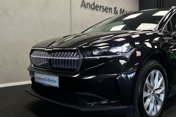Sort Skoda Enyaq fra 2023