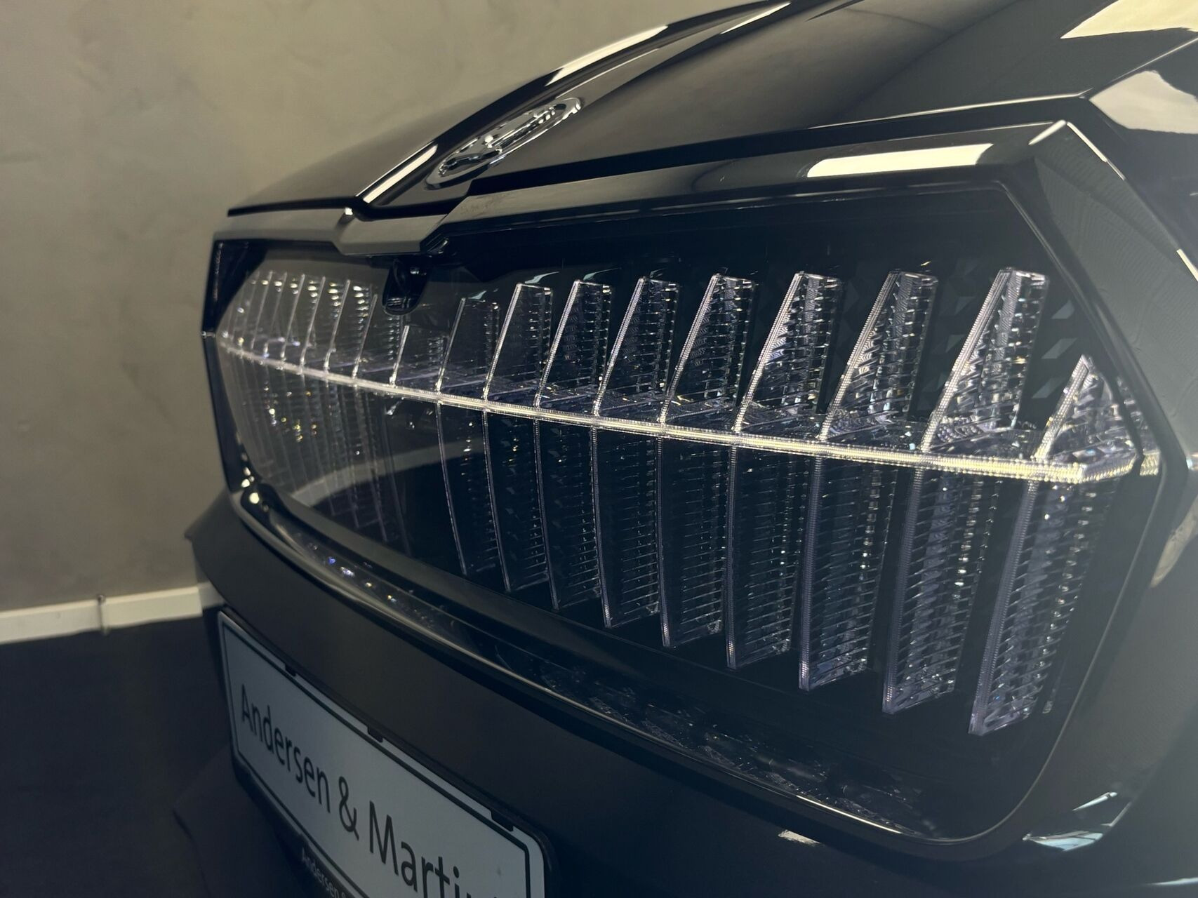 Sort Skoda Enyaq fra 2023