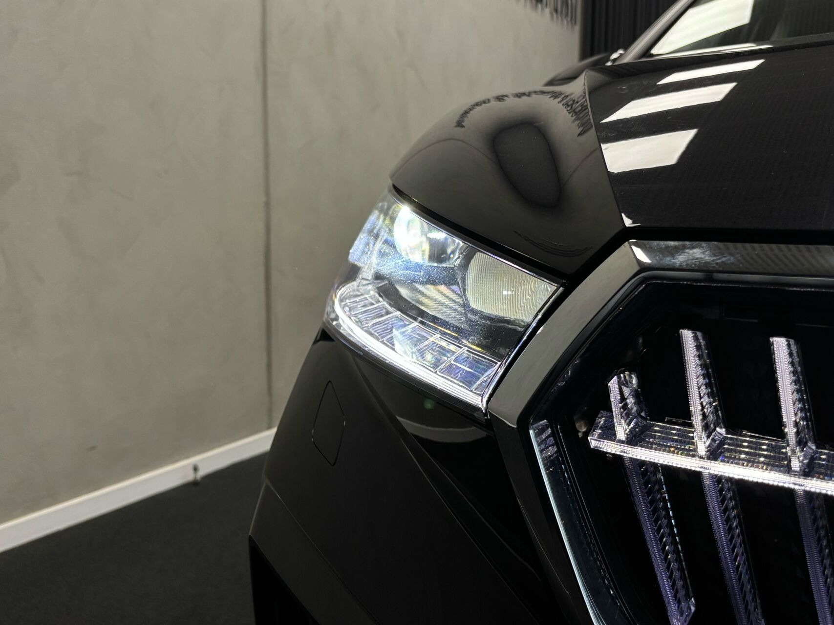 Sort Skoda Enyaq fra 2023