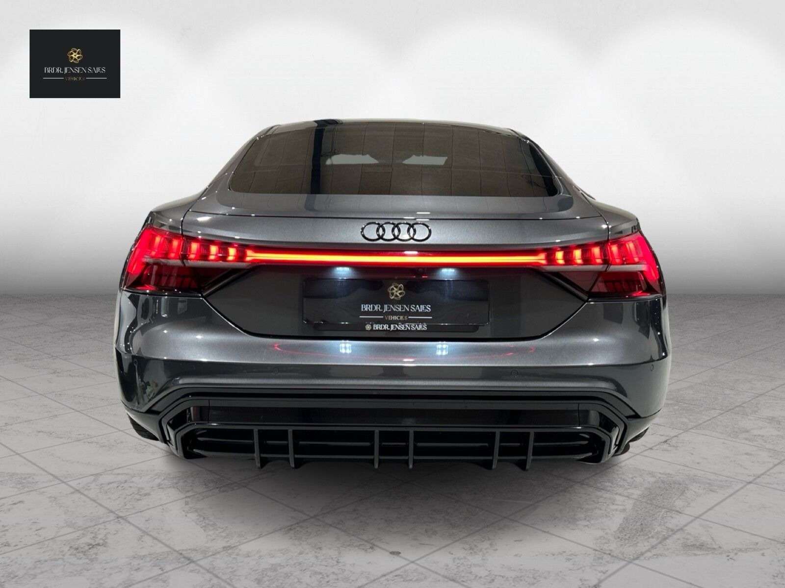 Grå Audi e-tron GT fra 2023