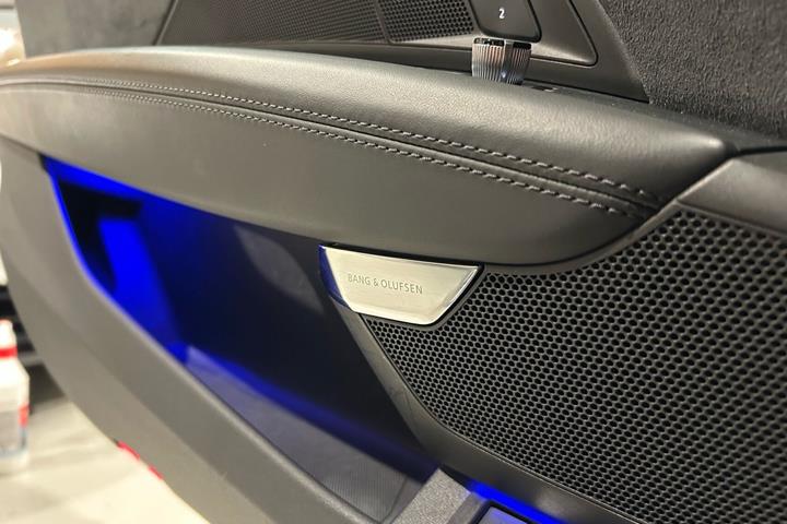Grå Audi e-tron GT fra 2023