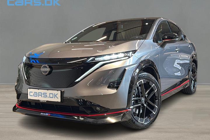 Grå Nissan Ariya fra 2026 set udefra