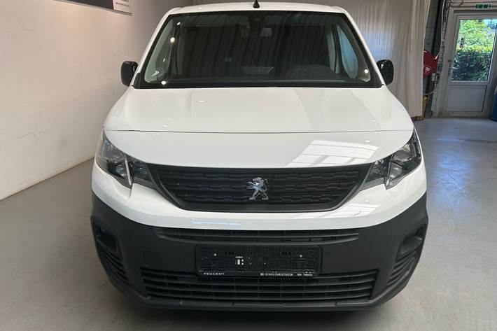 Hvid Peugeot e-Partner fra 2021