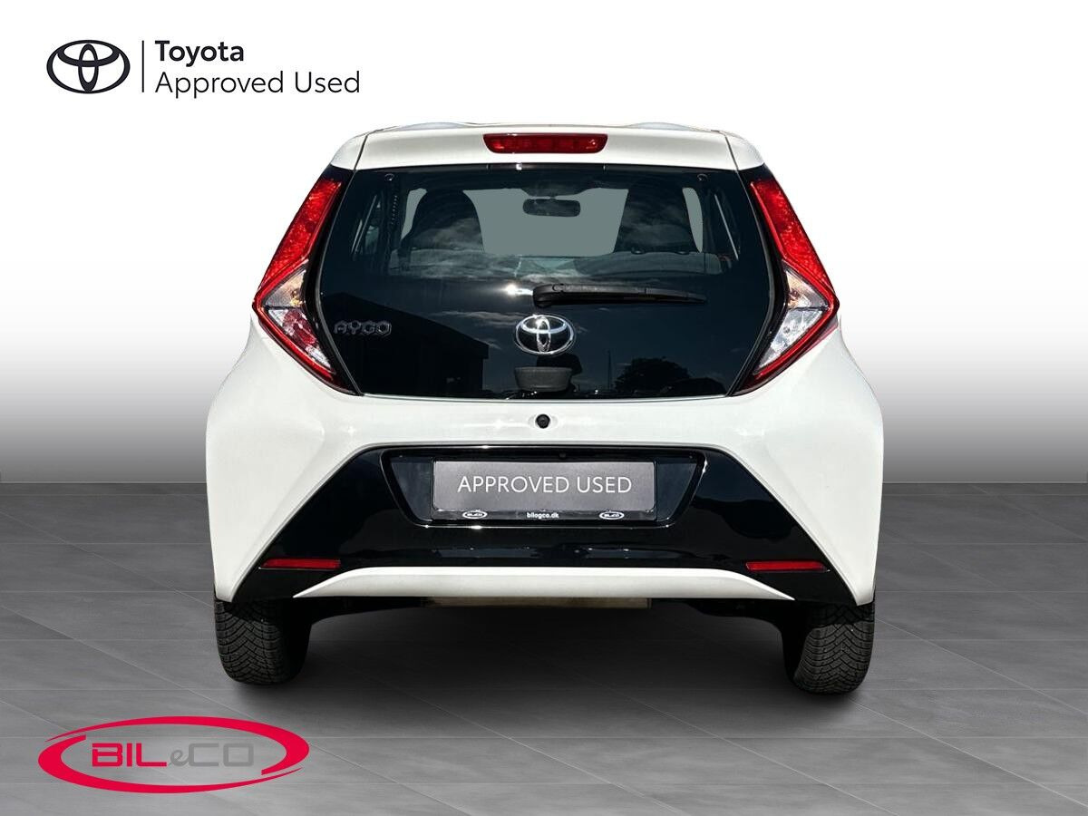 Hvid Toyota Aygo fra 2019